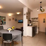Retreat Dom wakacyjny *