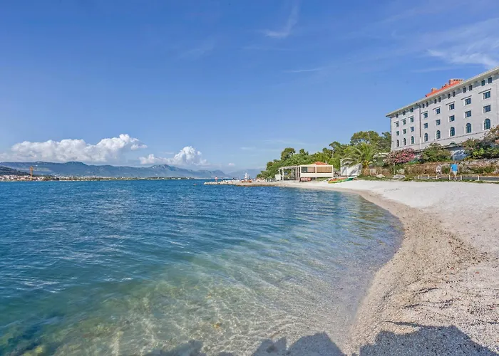 Retreat بيت للعطل تروغير